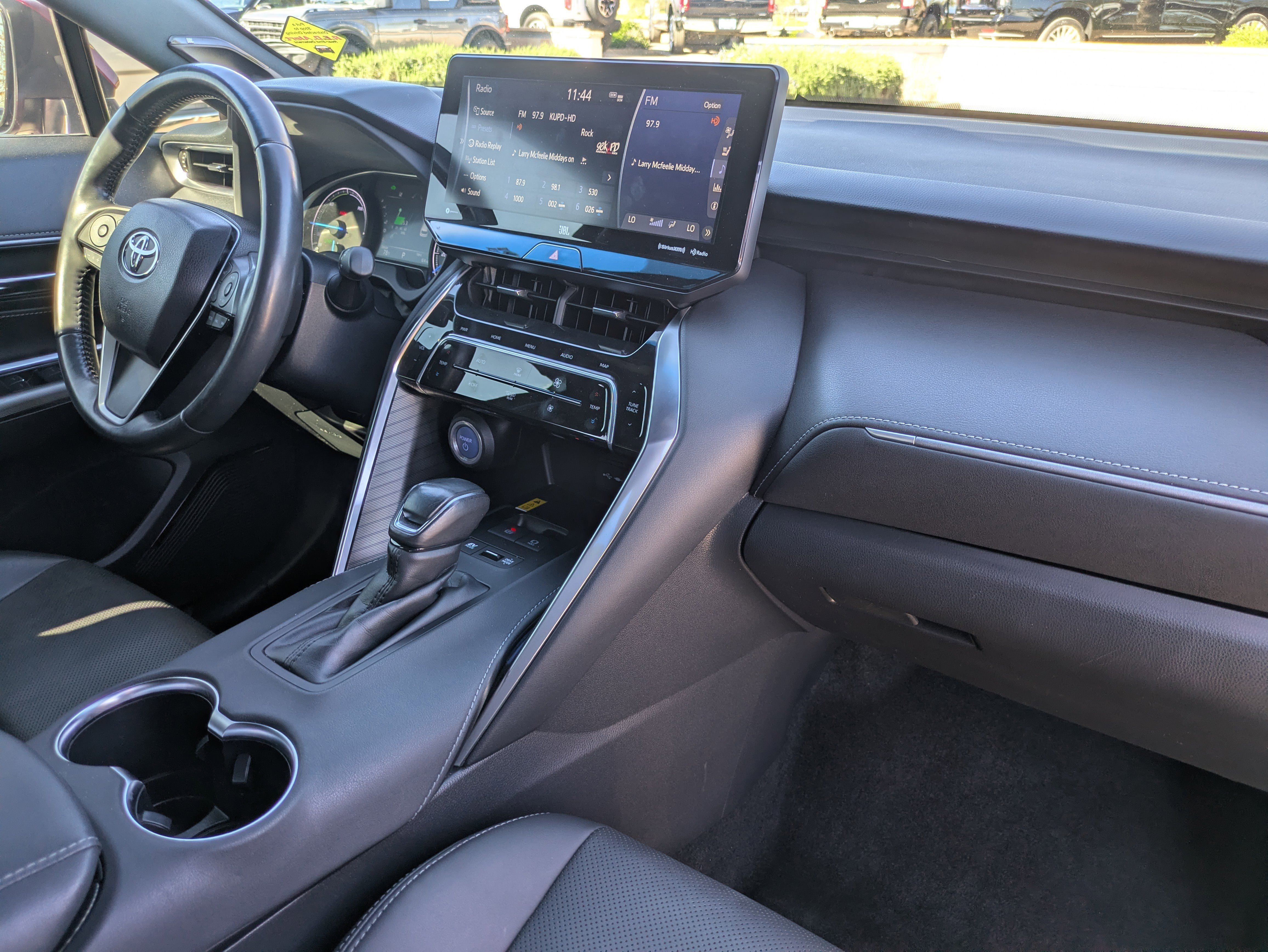 Used 2021 Toyota Venza XLE image 12