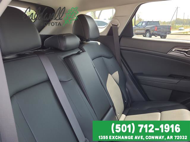 Used 2025 Kia Sportage EX image 15