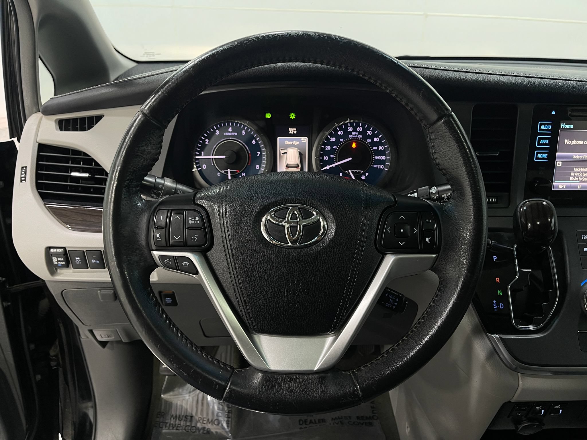 Used 2017 Toyota Sienna XLE w/ XLE Navigation Package FWD image 21