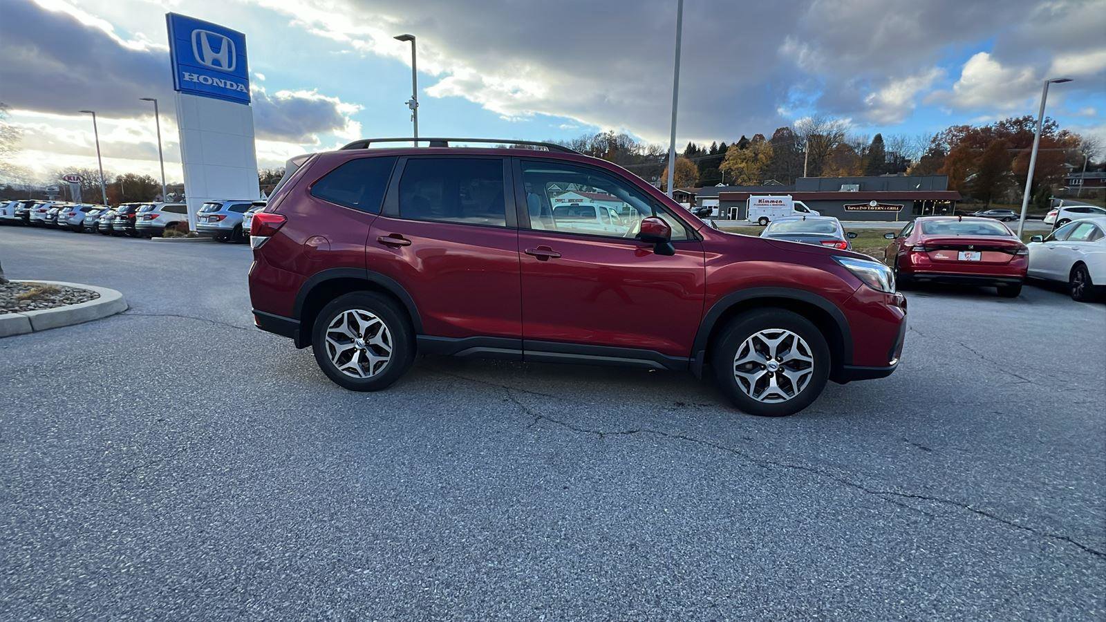 Used 2019 Subaru Forester Premium image 3