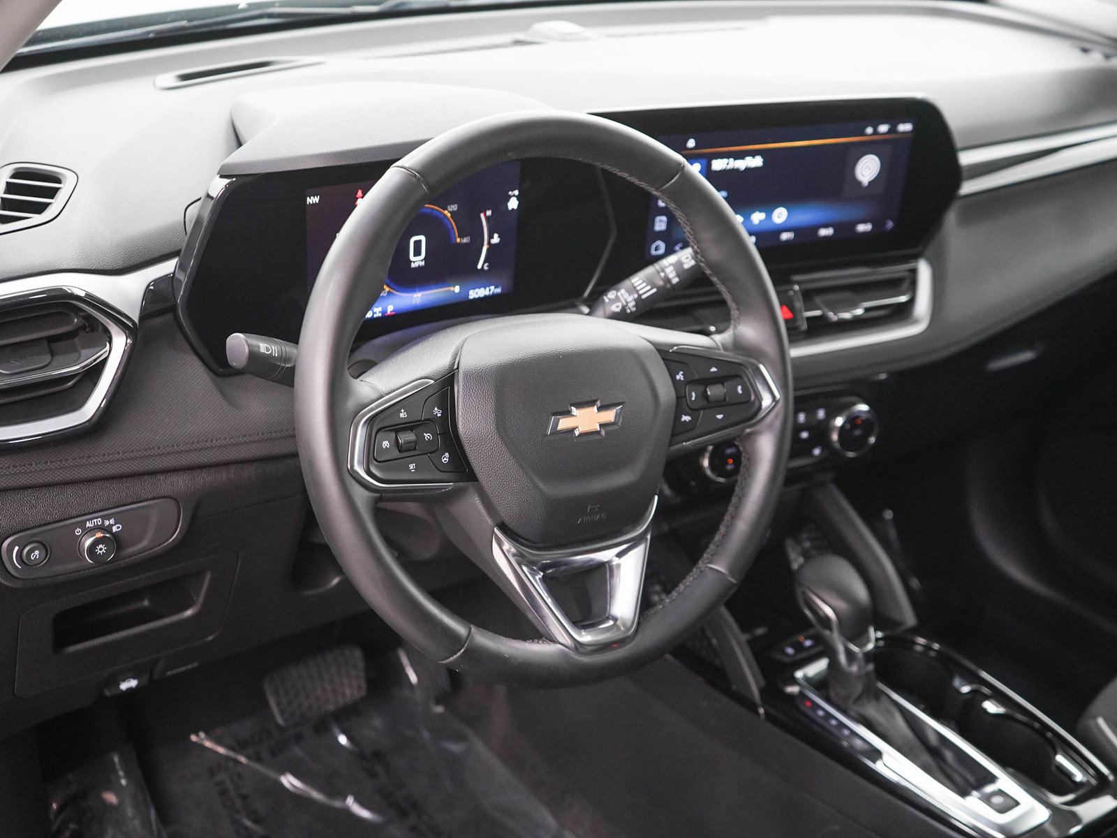 Used 2024 Chevrolet TrailBlazer LT w/ Convenience Package AWD/4WD image 22