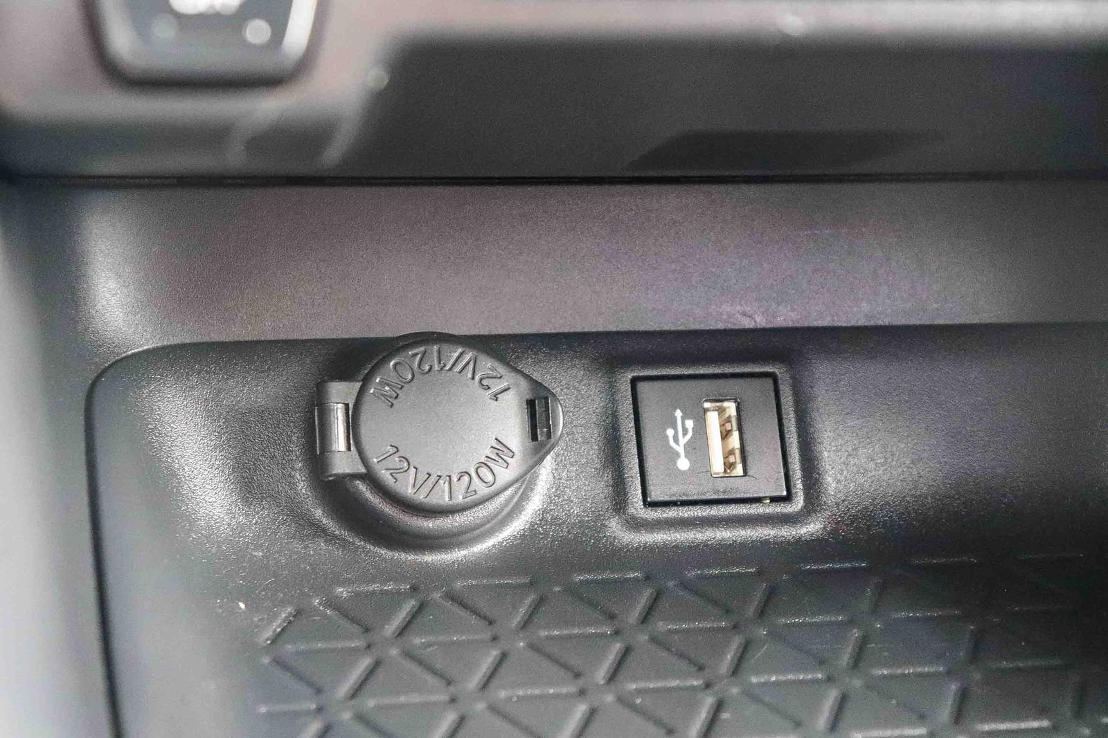 Certified 2024 Toyota RAV4 LE AWD/4WD image 30