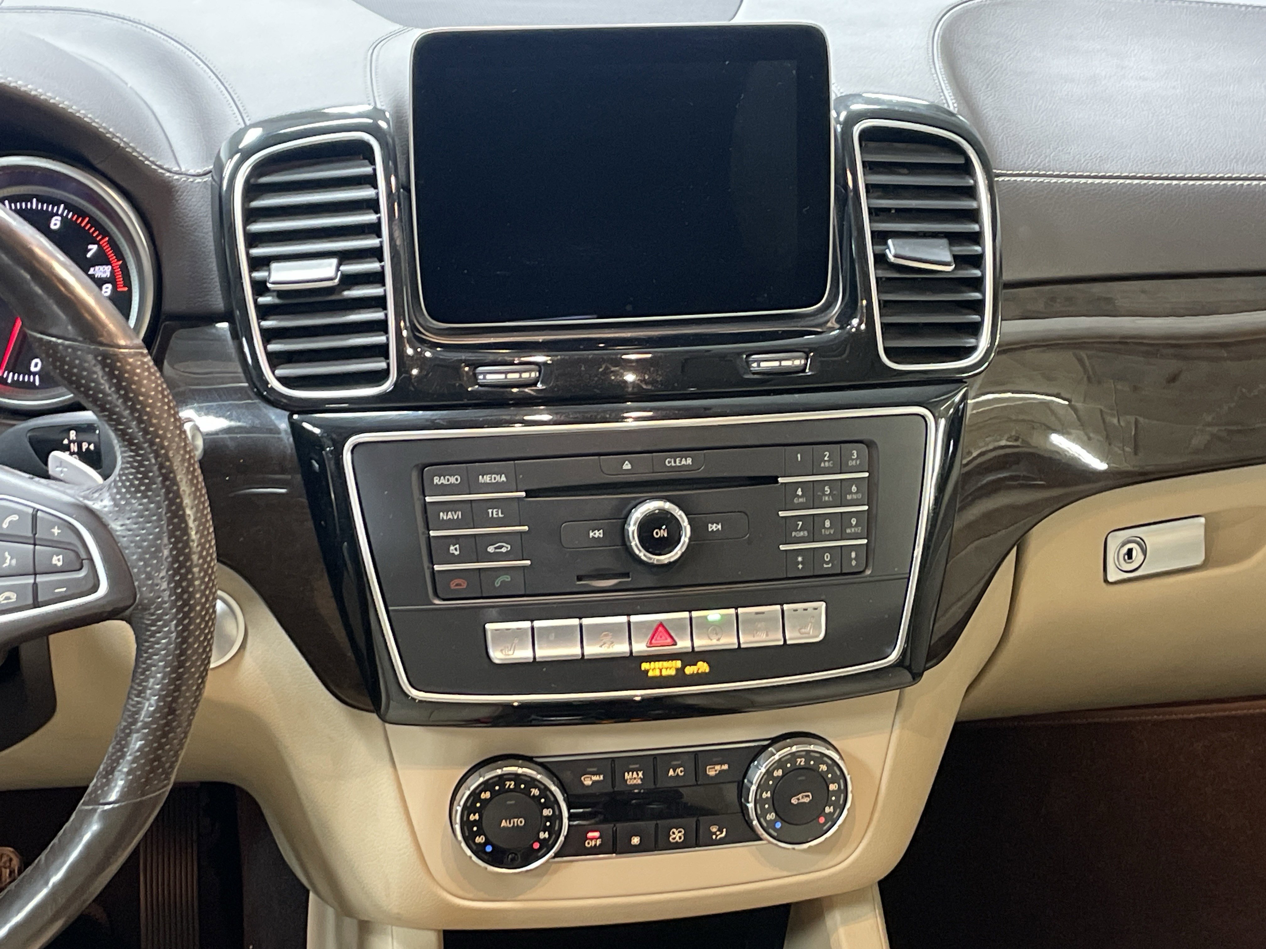 Used 2018 Mercedes-Benz GLS 450 4MATIC image 31