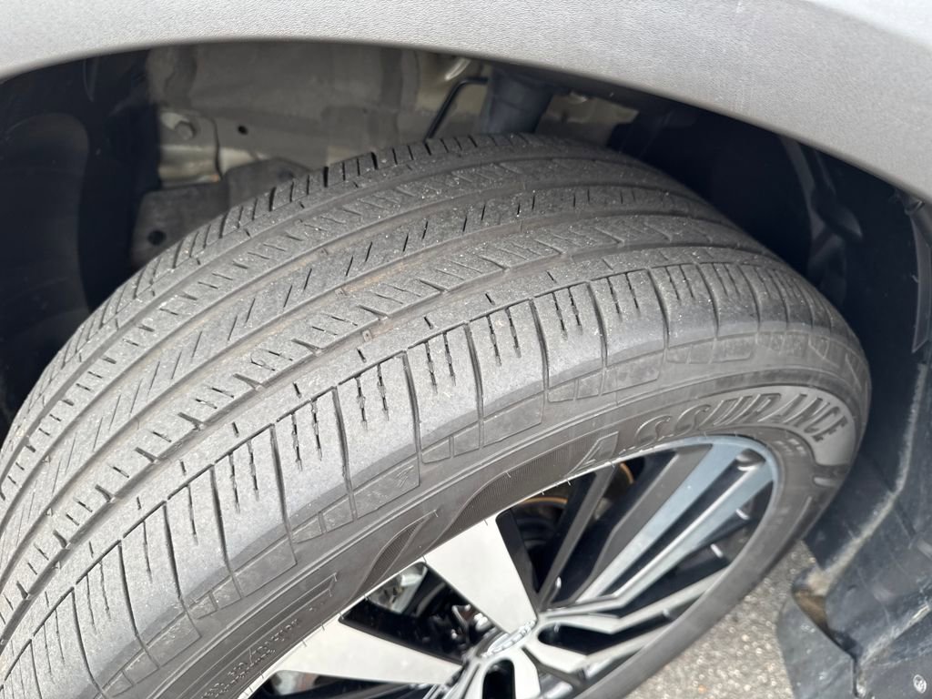 Used 2023 Nissan Pathfinder Platinum image 31