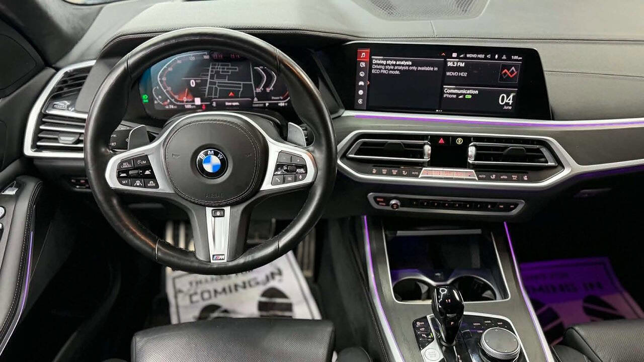 Used 2022 BMW X7 xDrive40i w/ M Sport Package AWD/4WD image 17