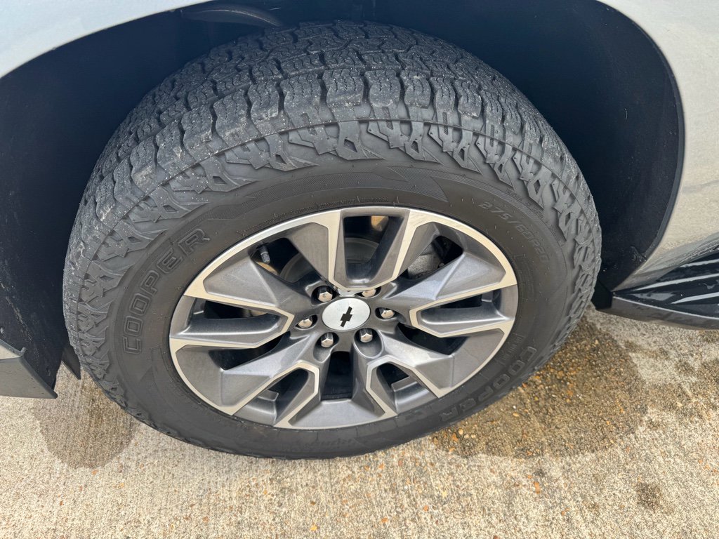 Used 2023 Chevrolet Tahoe LT w/ LT Signature Package image 9