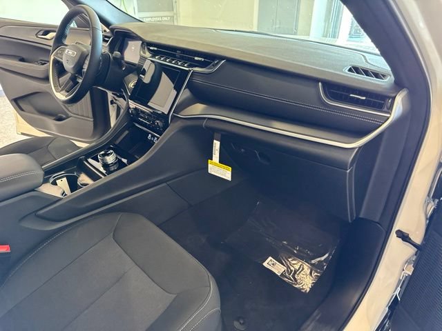 New 2026 Jeep Grand Cherokee Laredo X AWD/4WD image 13