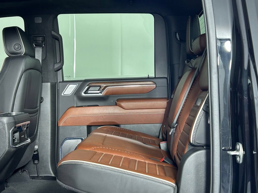 Used 2024 GMC Sierra 3500 Denali Ultimate AWD/4WD image 17