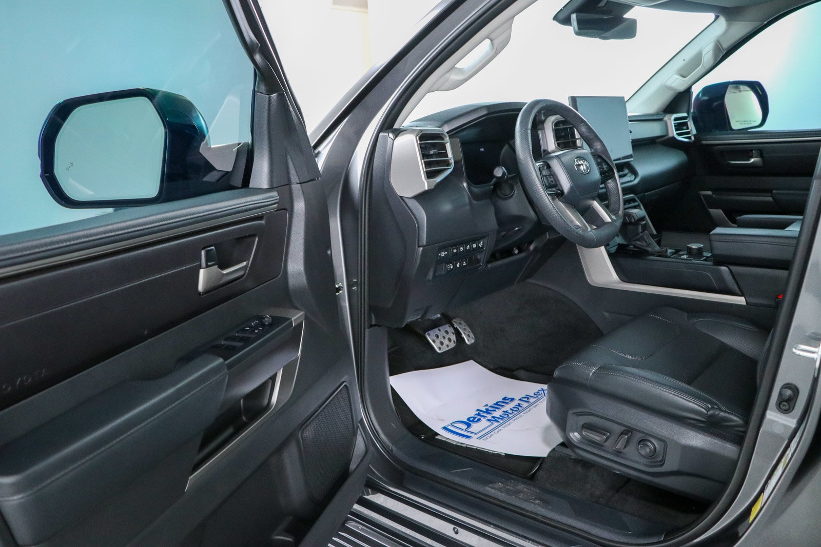 Used 2024 Toyota Sequoia SR5 w/ SR5 Premium Package AWD/4WD image 3