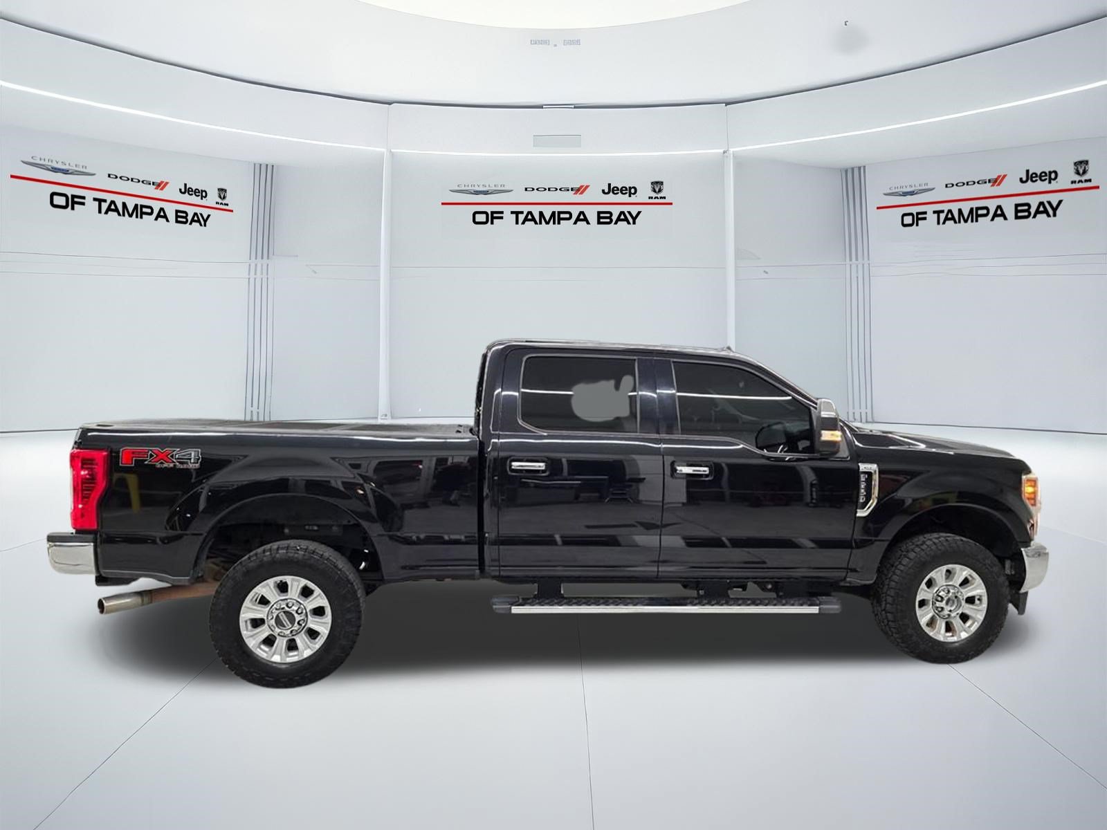 Used 2019 Ford F250 XLT w/ XLT Premium Package AWD/4WD image 8