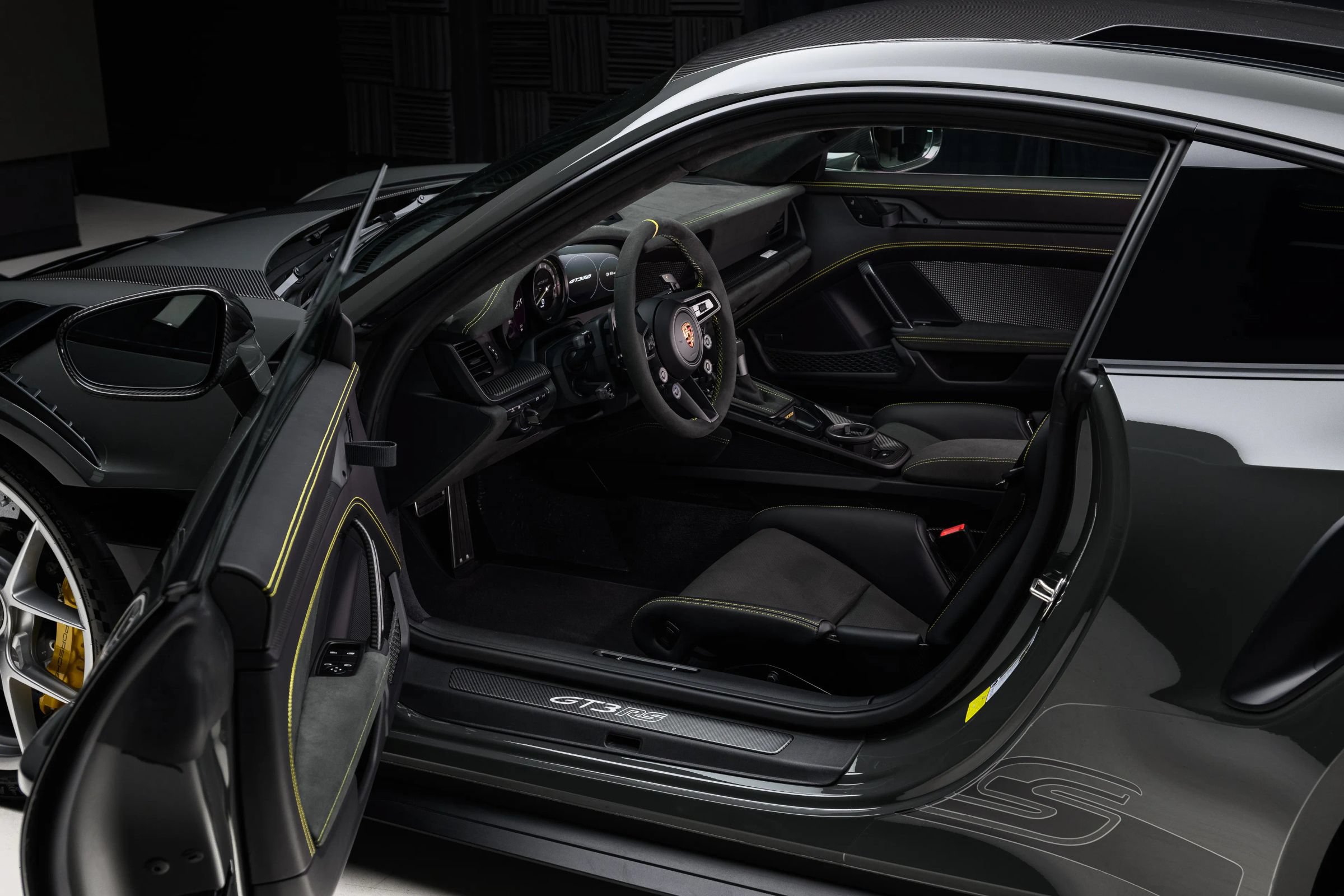 Used 2024 Porsche 911 GT3 RS RWD image 25
