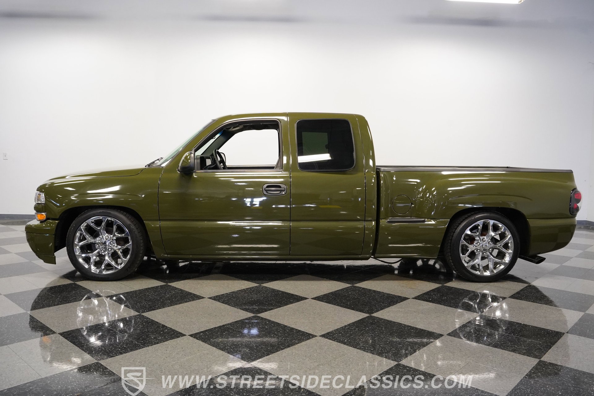 Used 2002 Chevrolet Silverado 1500 LS w/ Electrical Convenience Pkg RWD image 2