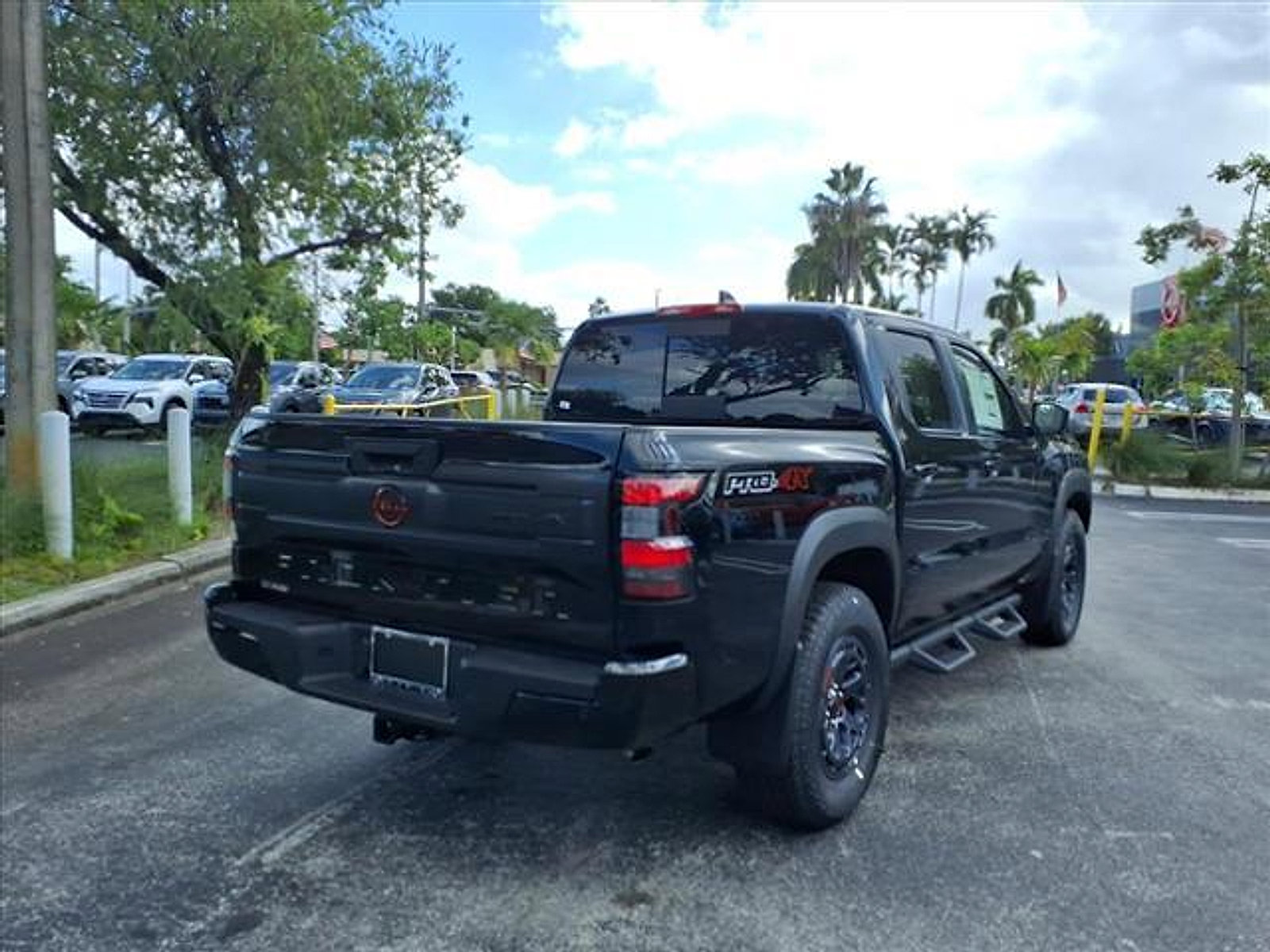 New 2026 Nissan Frontier PRO-4X w/ Pro-4x Convenience Package image 7