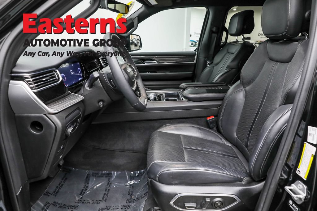 Used 2022 Jeep Wagoneer Series II AWD/4WD image 14
