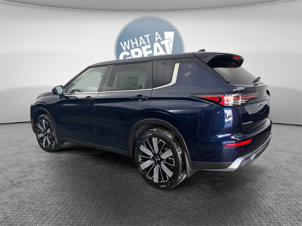 New 2026 Mitsubishi Outlander SE image 6