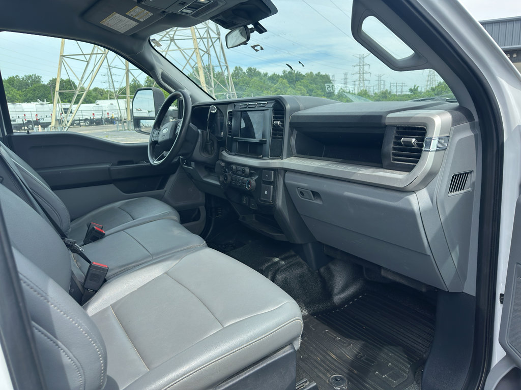 Used 2023 Ford F550 4x4 Crew Cab Super Duty image 4