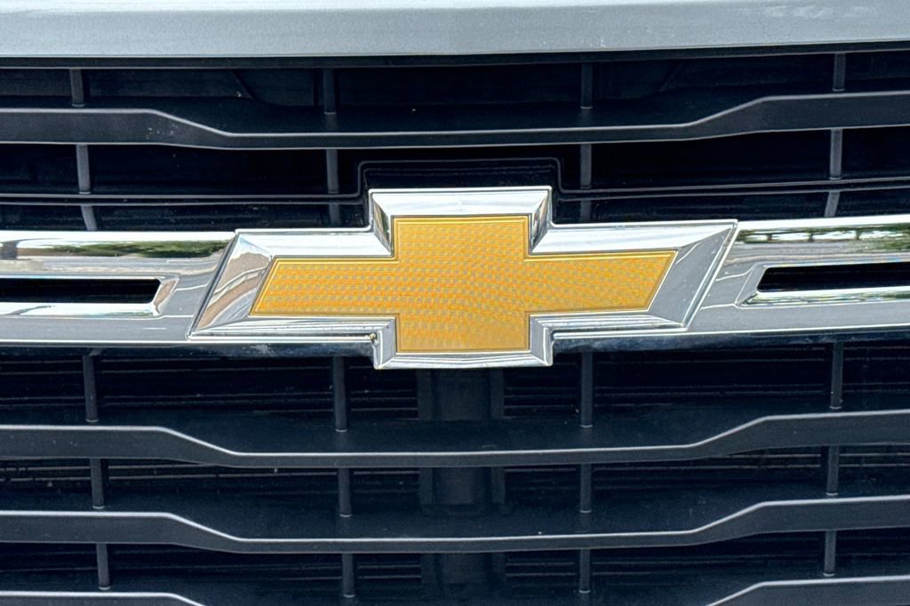 Used 2025 Chevrolet Silverado 2500 LT w/ Convenience Package AWD/4WD image 8