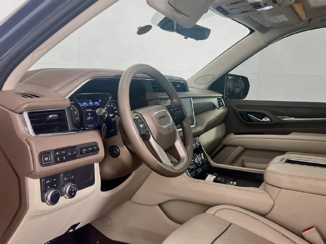 Used 2021 GMC Yukon Denali w/ Denali Premium Package AWD/4WD image 27