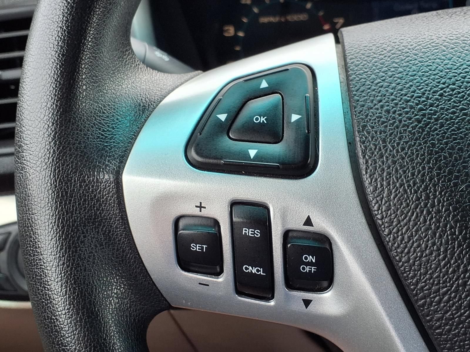 Used 2013 Ford Explorer FWD image 26
