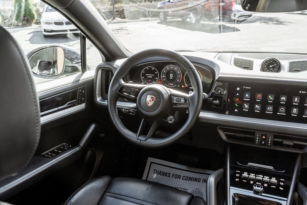 Used 2024 Porsche Cayenne Base image 13
