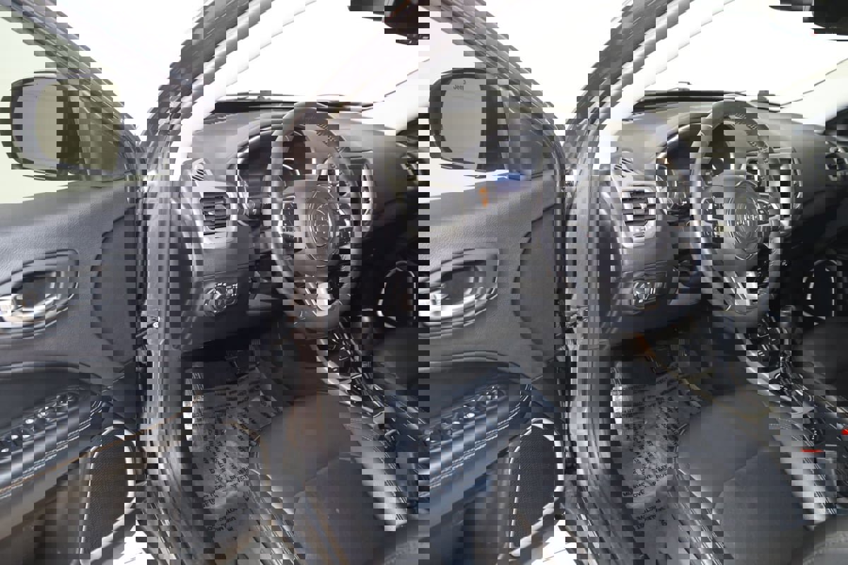 Used 2018 Jeep Compass Latitude w/ Popular Equipment Group image 43