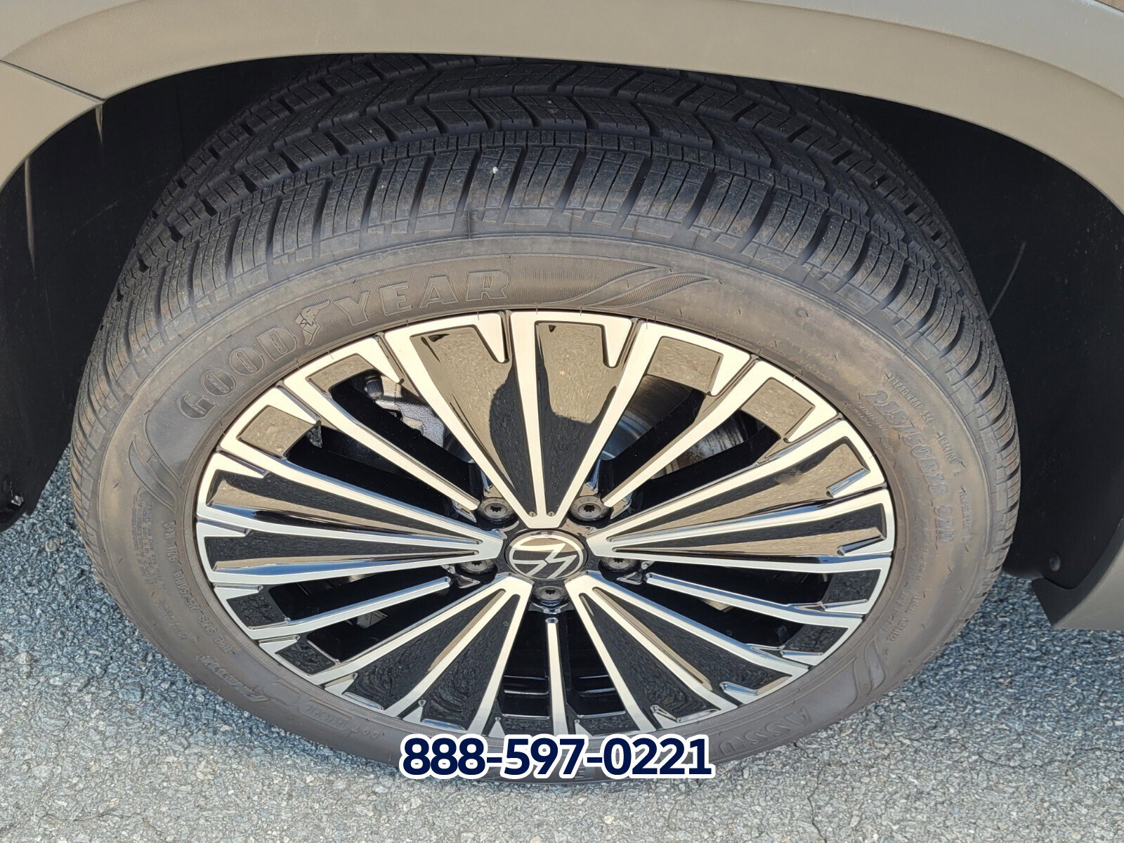 New 2025 Volkswagen Taos SE image 19