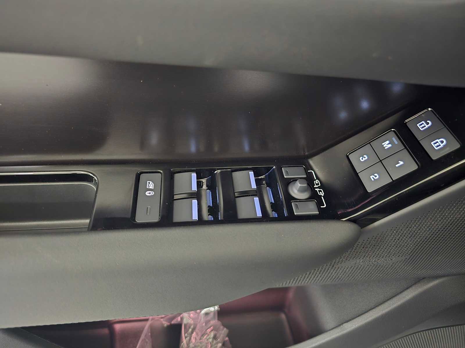 New 2026 Land Rover Range Rover Velar Dynamic SE image 24