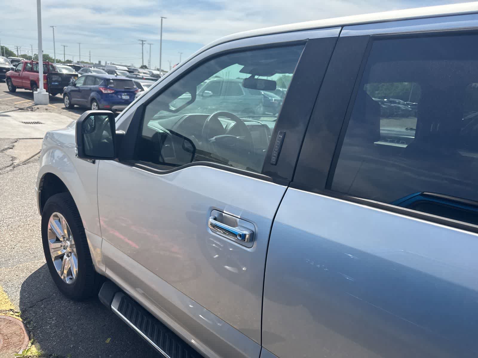 Used 2019 Ford F150 XLT w/ Equipment Group 302A Luxury AWD/4WD image 17