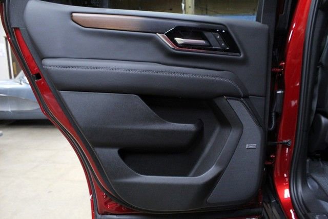 New 2026 GMC Yukon Denali w/ Denali Reserve Package AWD/4WD image 16