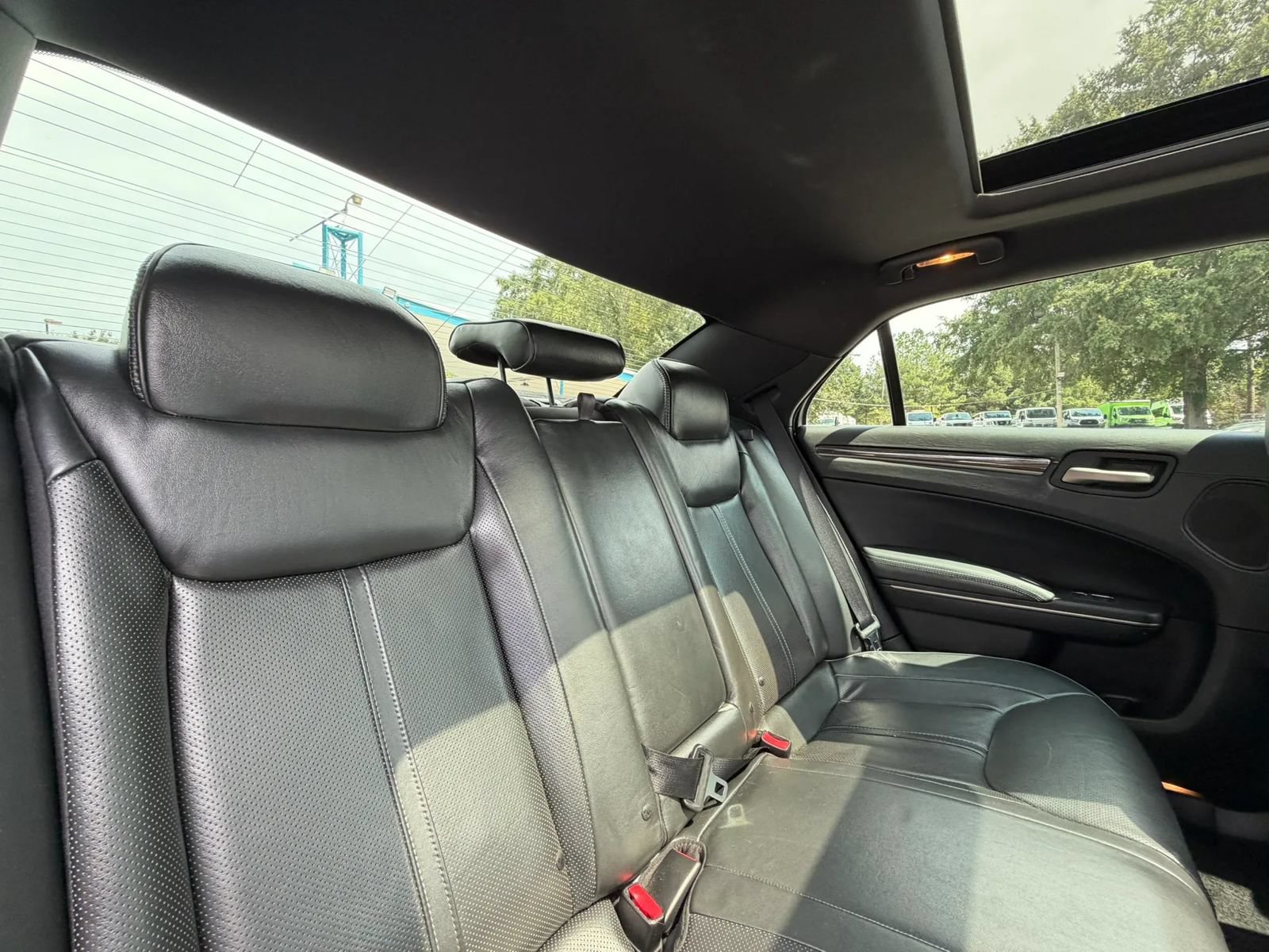 Used 2013 Chrysler 300 C RWD image 33