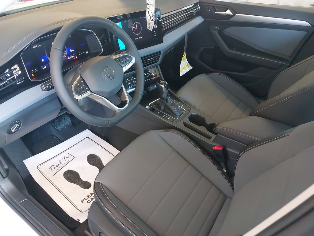 New 2026 Volkswagen Jetta SE FWD image 13