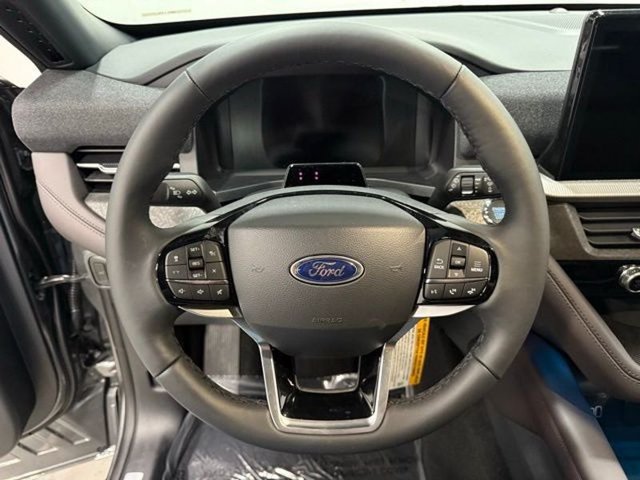 Used 2026 Ford Explorer Platinum RWD image 17