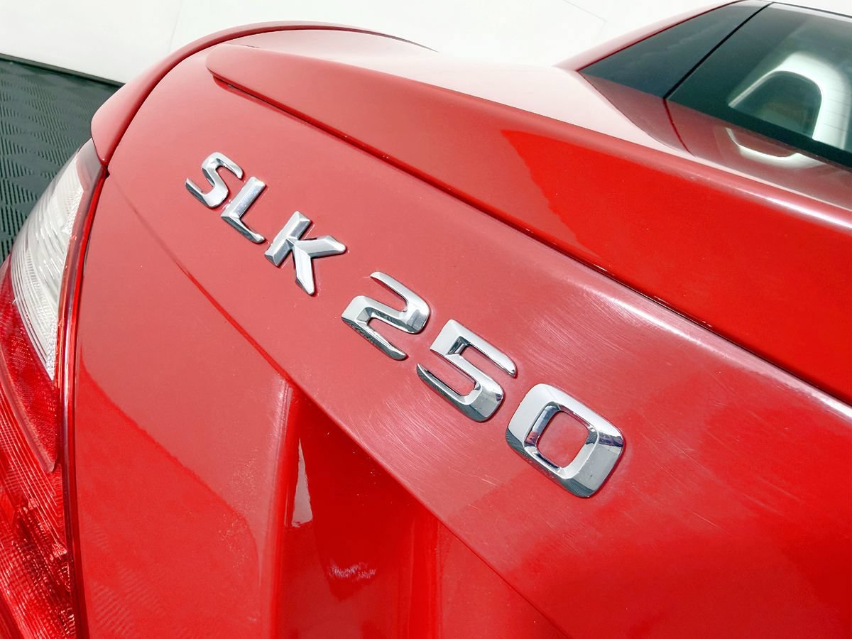 Used 2015 Mercedes-Benz SLK 250 image 12