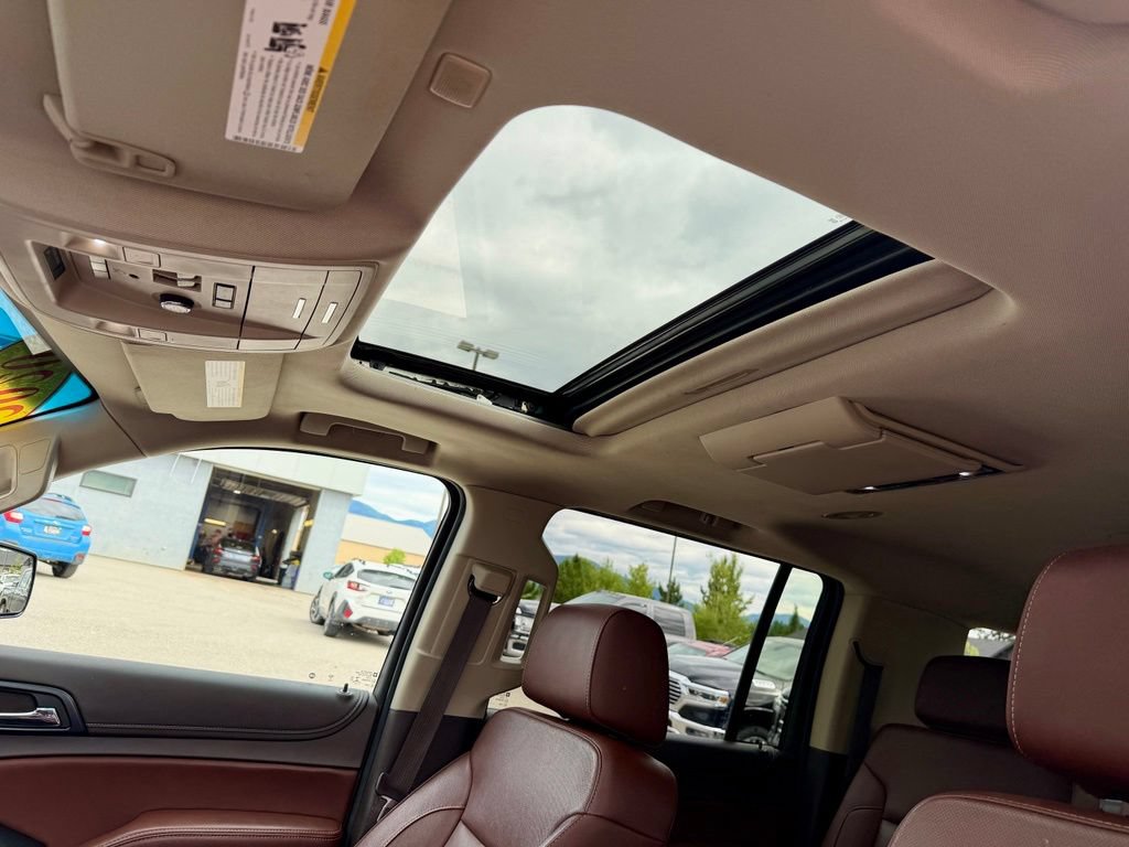 Used 2020 Chevrolet Suburban Premier AWD/4WD image 15