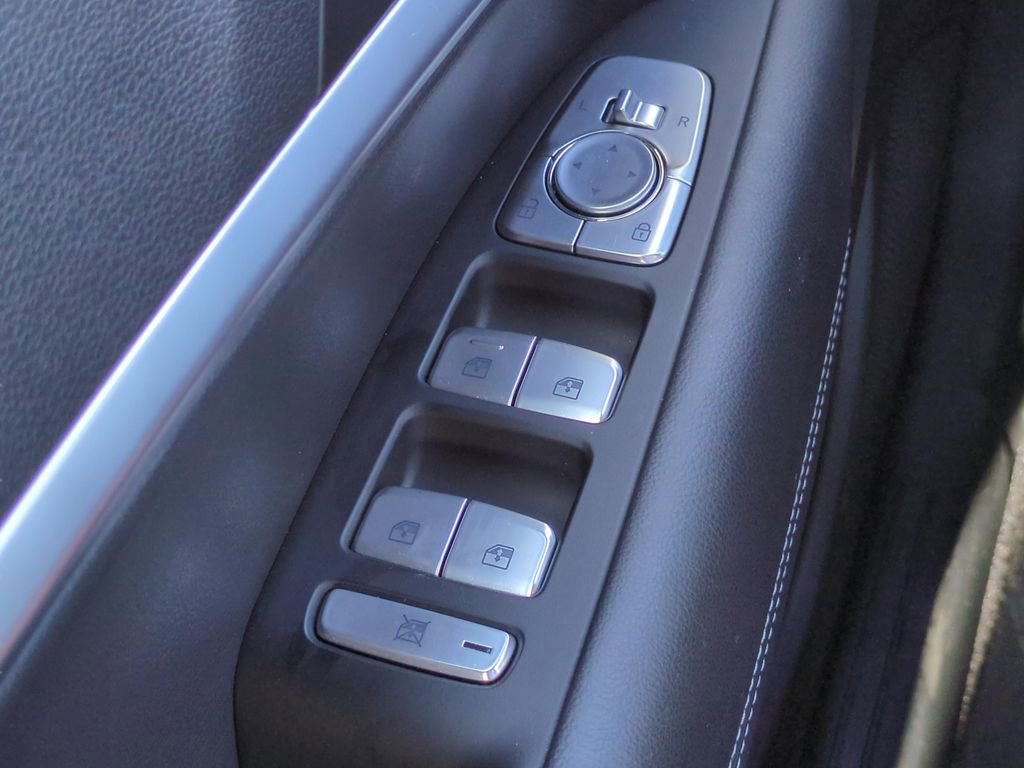 Used 2023 Genesis G70 2.0T AWD/4WD image 11
