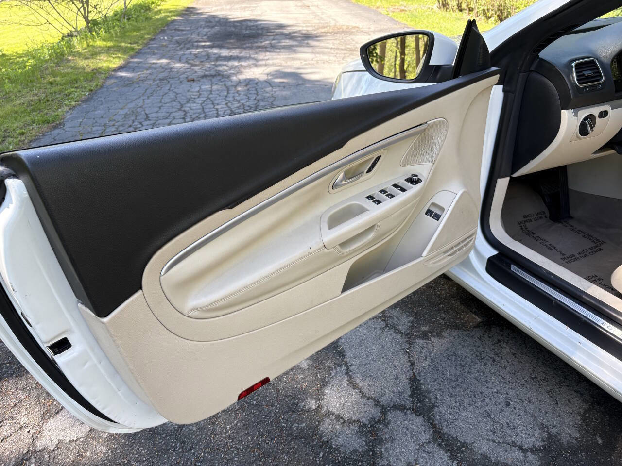 Used 2012 Volkswagen Eos Komfort FWD image 15