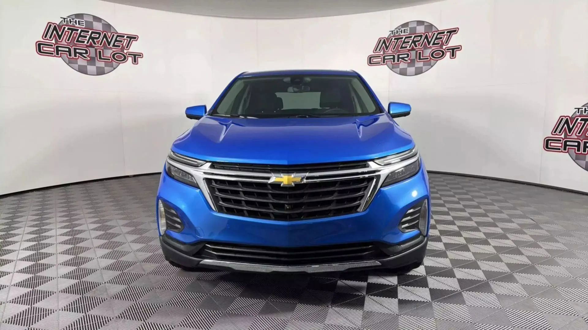 Used 2024 Chevrolet Equinox LT image 2