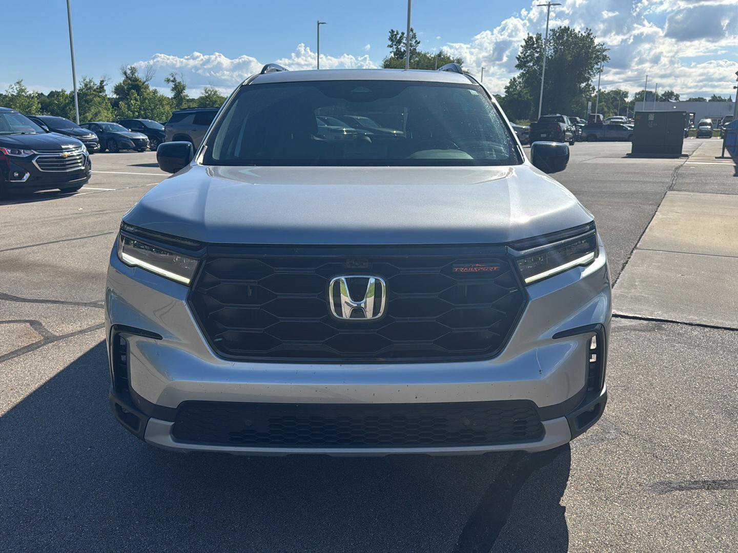 Used 2025 Honda Pilot TrailSport image 8