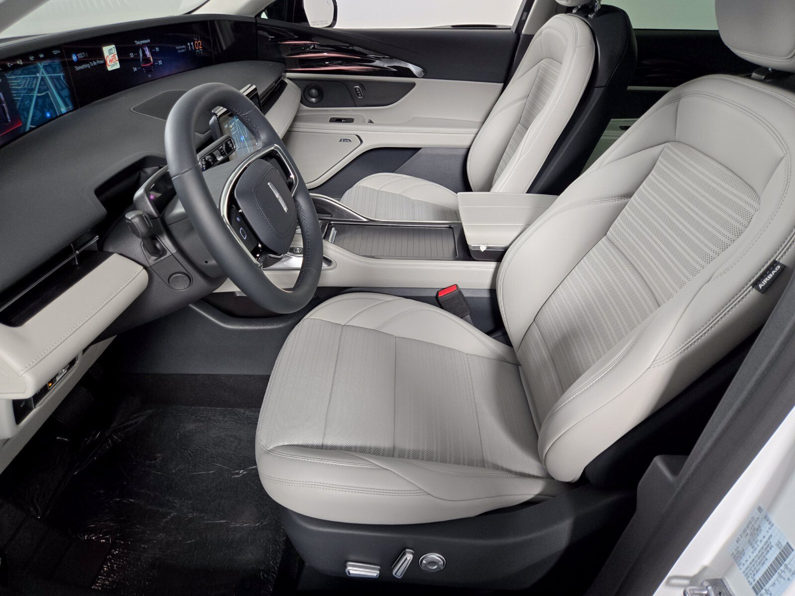 New 2026 Lincoln Nautilus Reserve w/ Jet Appearance Package AWD/4WD image 13
