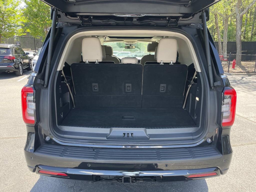 Used 2024 Ford Expedition Limited image 13