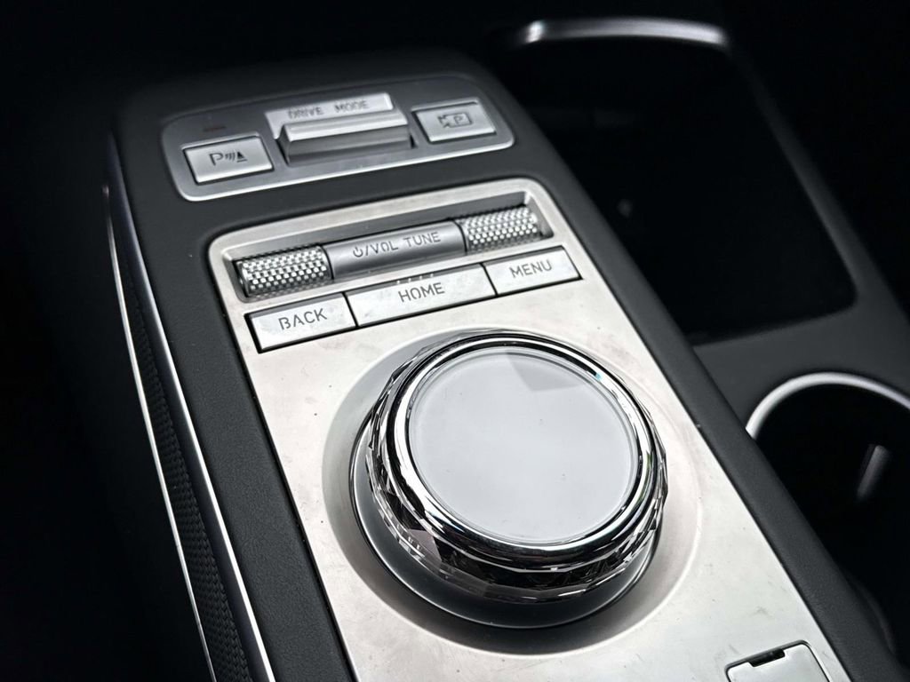 Certified 2023 Genesis GV70 2.5T w/ Sport Prestige Package image 25