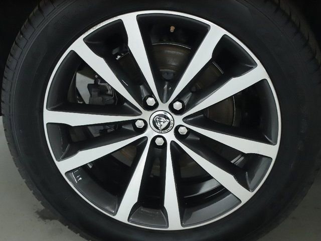 Certified 2025 Jaguar F-PACE R-Dynamic S image 39