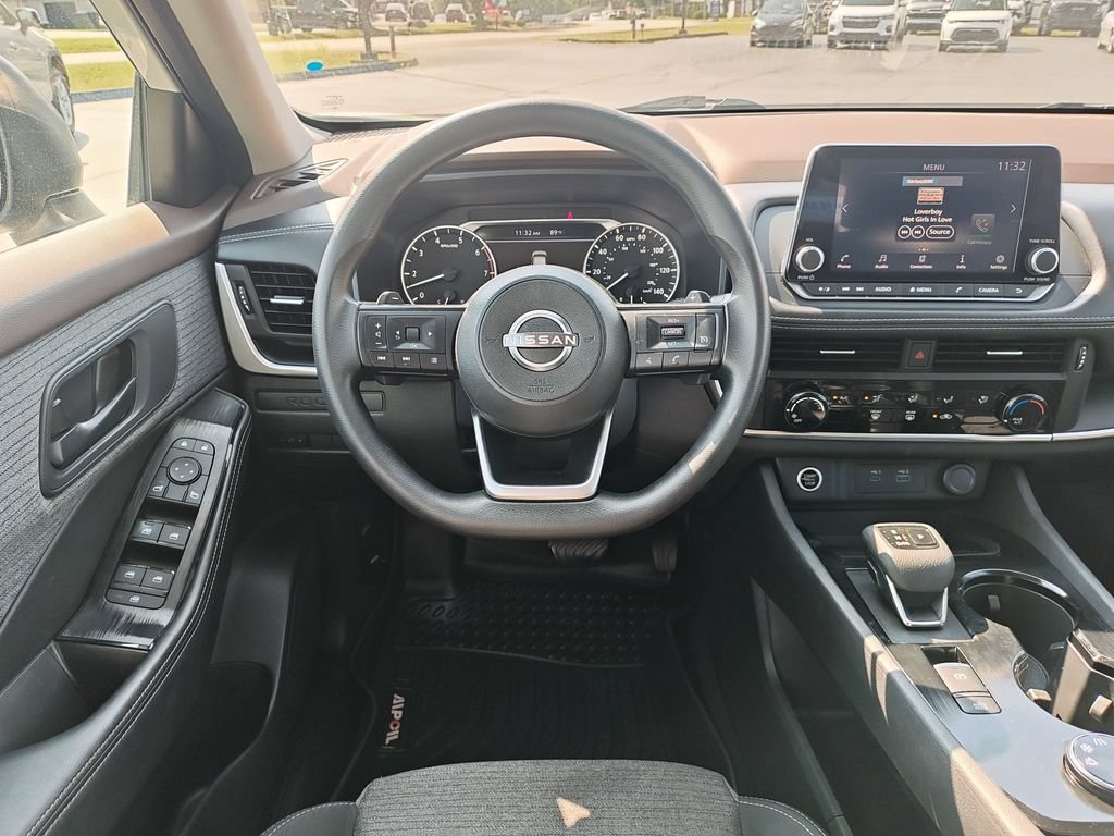 Used 2022 Nissan Rogue S AWD/4WD image 16