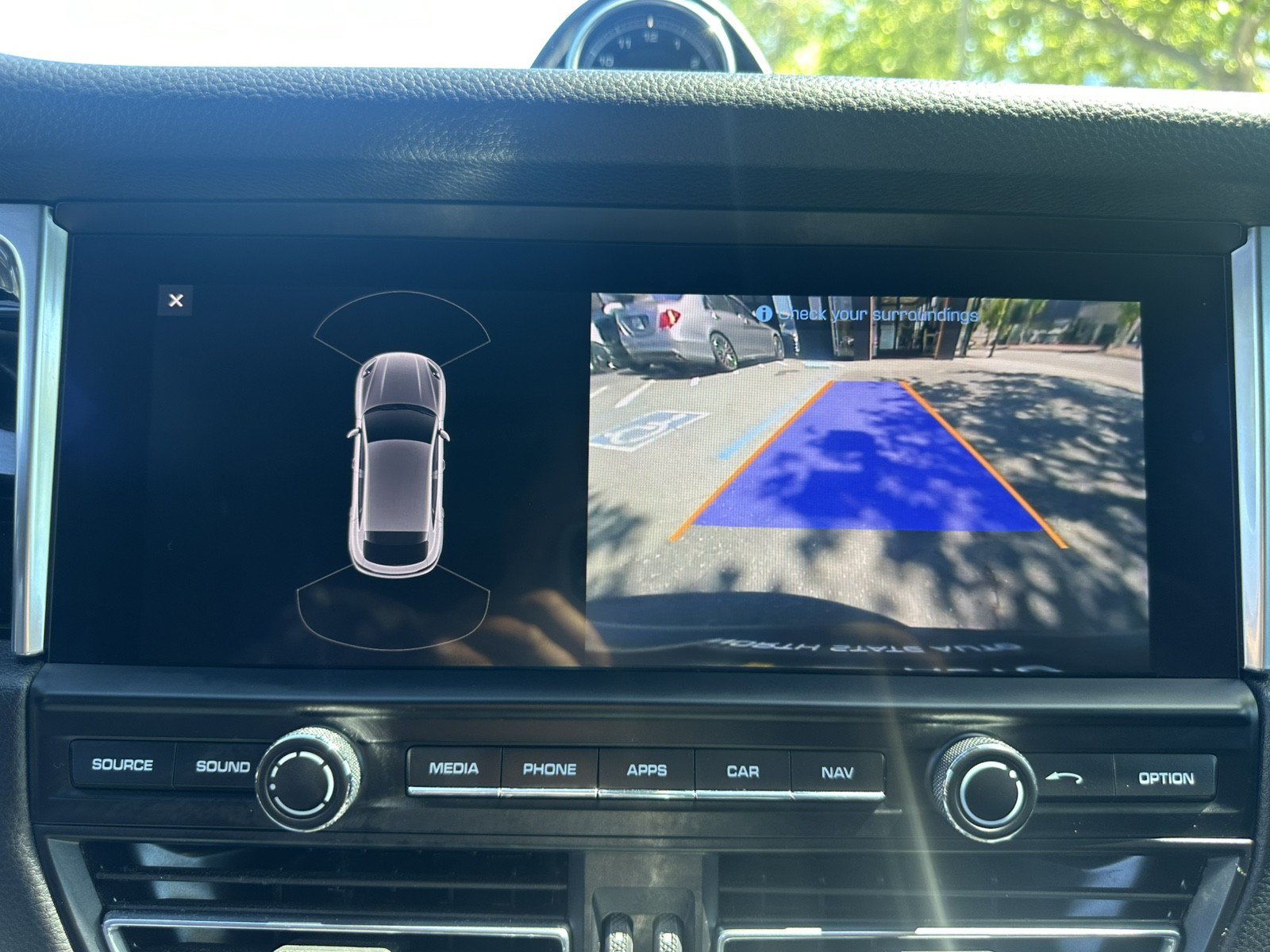 Used 2020 Porsche Macan AWD/4WD image 27