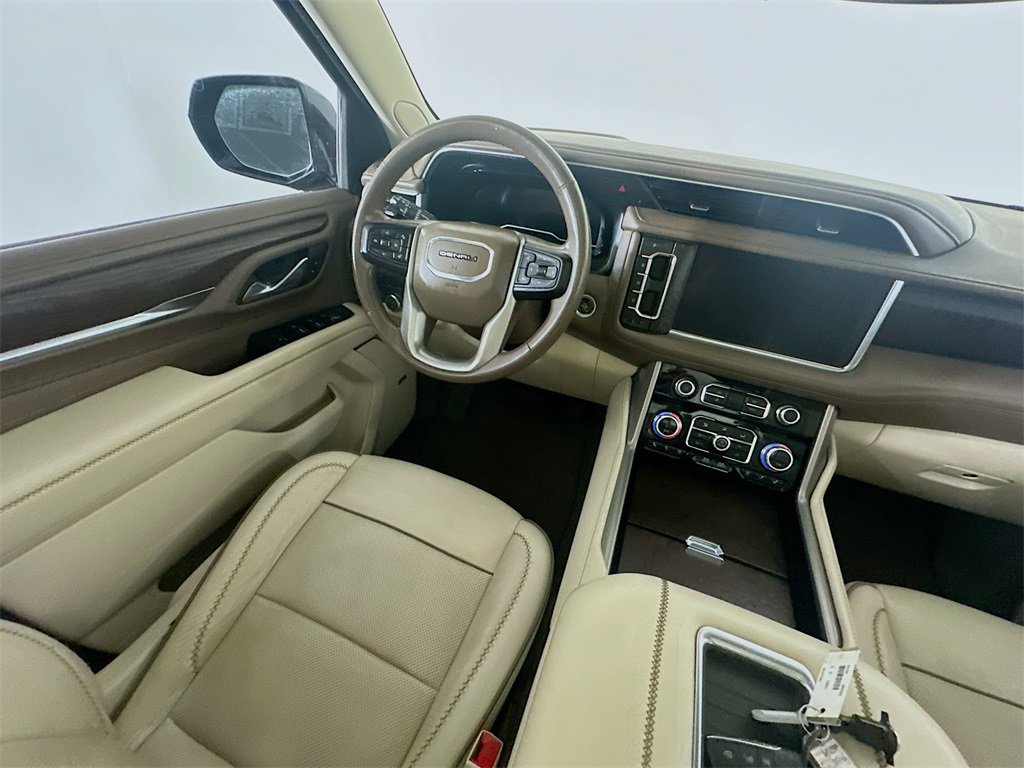 Used 2023 GMC Yukon XL Denali image 9