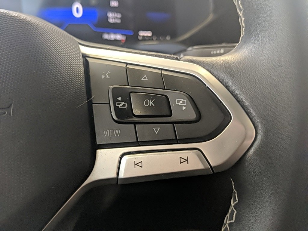 Used 2022 Volkswagen Taos SE w/ Panoramic Sunroof Package image 16