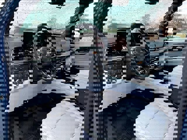 New 2026 Chevrolet Suburban Premier image 8