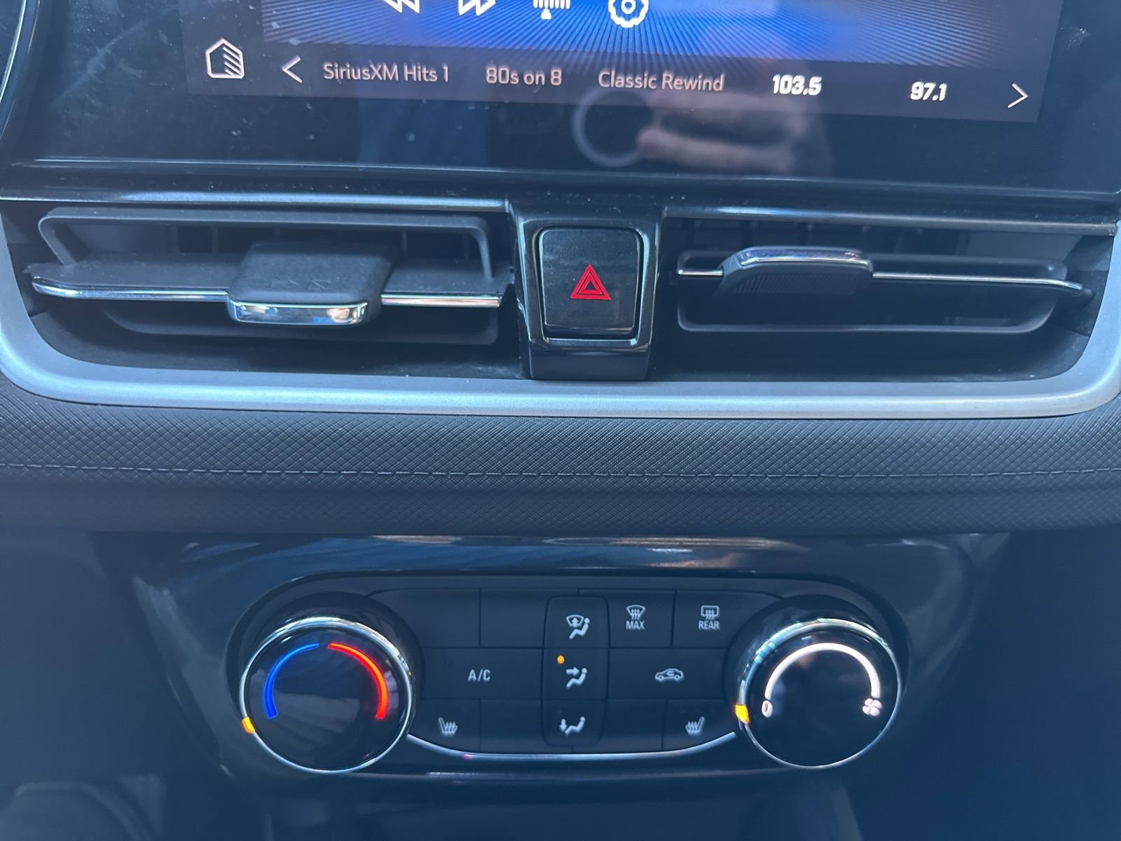 Used 2024 Chevrolet TrailBlazer LT w/ LT Cold Weather Package image 21