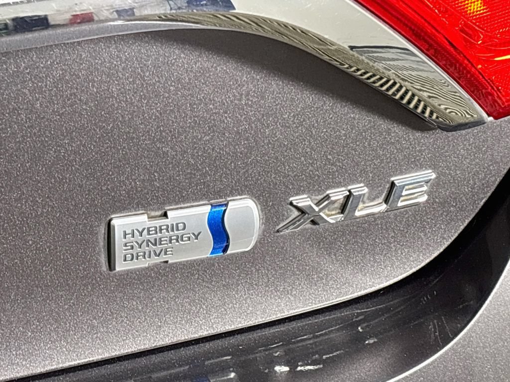 Used 2015 Toyota Camry XLE w/ Moonroof Package FWD image 25
