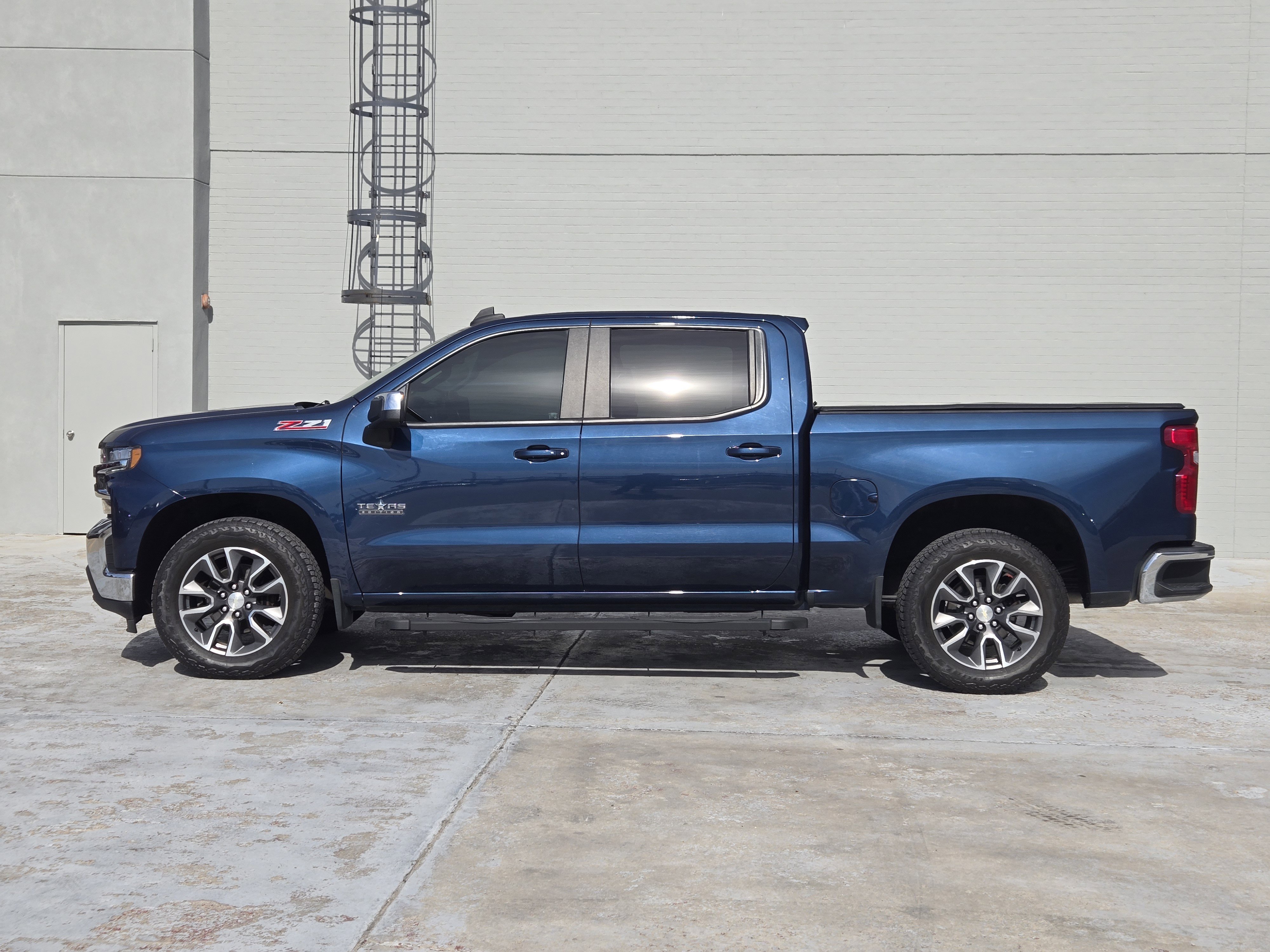 Used 2021 Chevrolet Silverado 1500 LT w/ Texas Edition Plus image 5